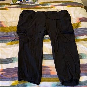 Old Navy black cargo capri